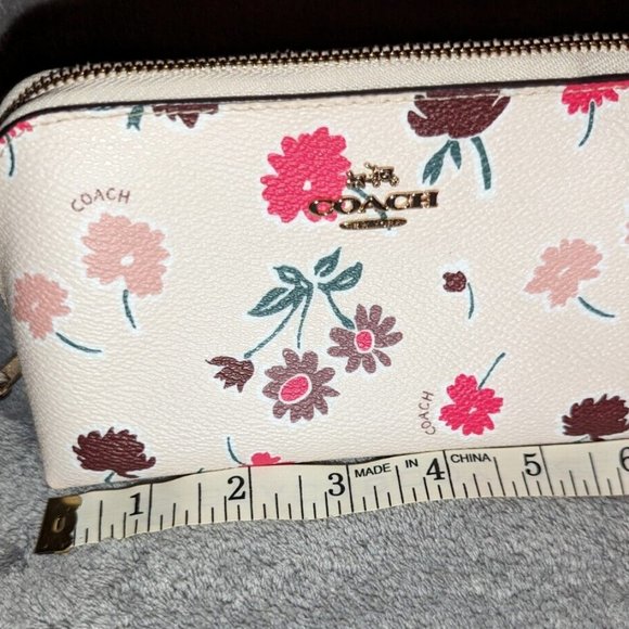 Coach Beige Red Bordeaux Green Daisy Field Cosmetic Bag - Picture 1 of 6